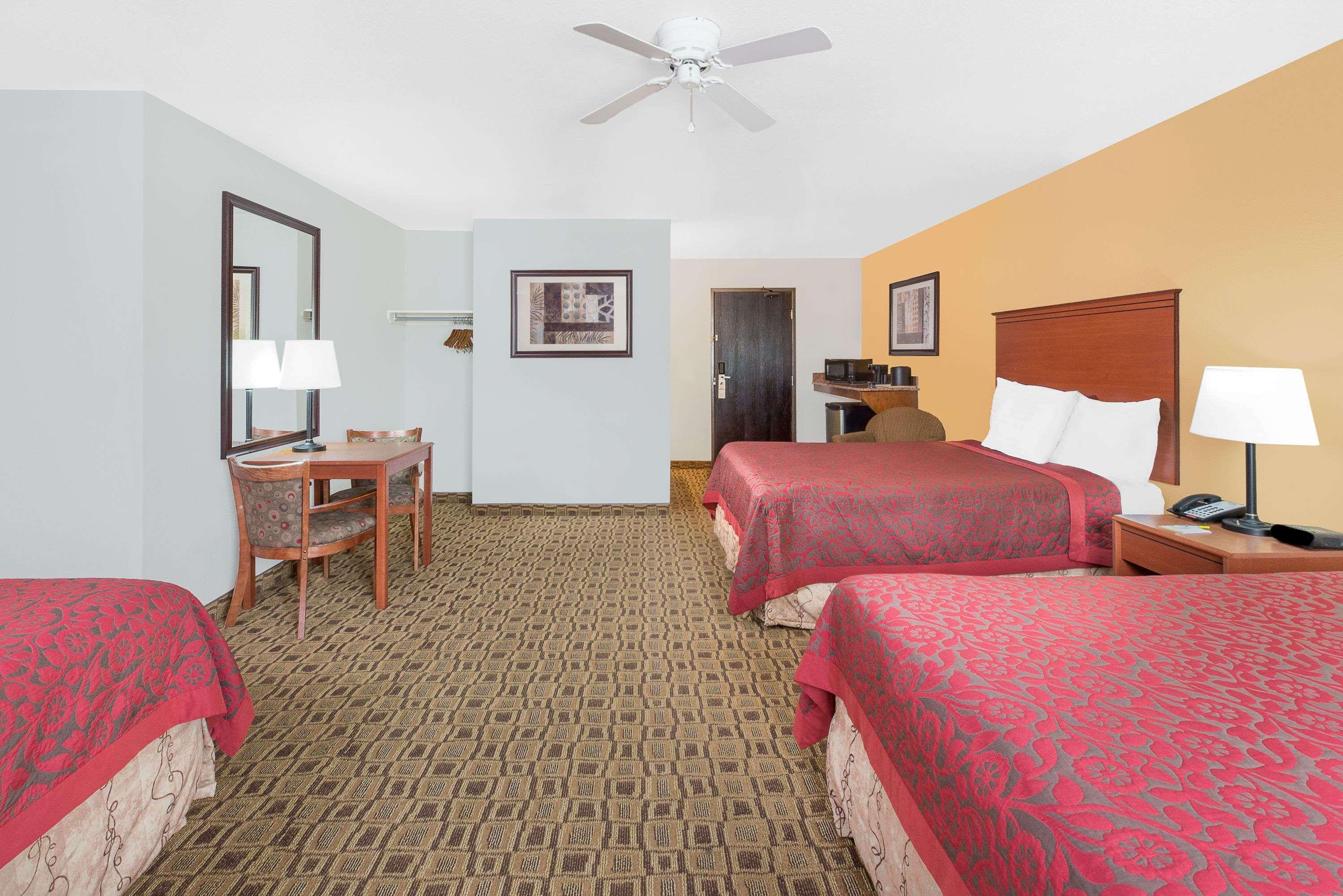 Days Inn By Wyndham Lamar Extérieur photo
